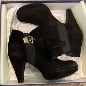 Stuart weitzman black heeled booties